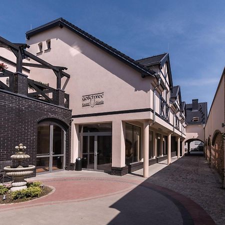 Hotel Gosciniec Kasztel U Gostla Murowana Goślina Exteriér fotografie