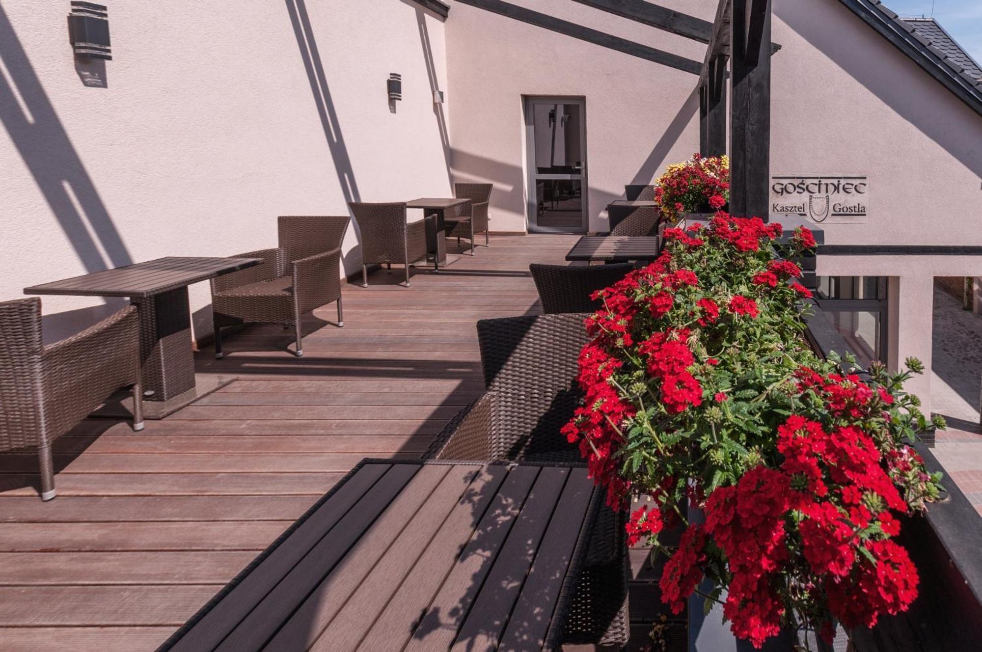 Hotel Gosciniec Kasztel U Gostla Murowana Goślina Exteriér fotografie